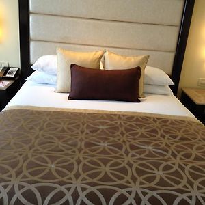 Deluxe Room King Bed
